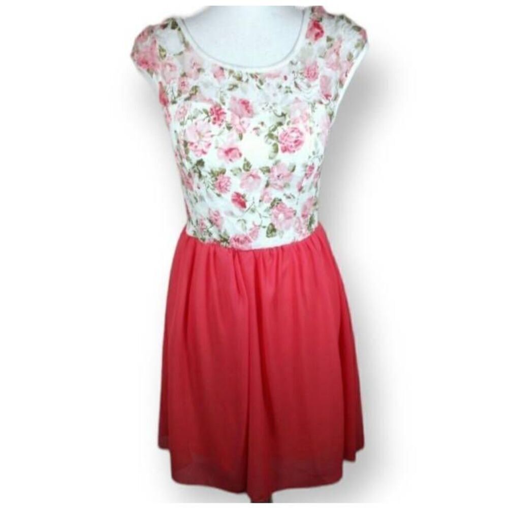 FASHION MAGAZINE CREAM/WHITEโPINK FLORAL LACE BODICE PINK DRESS SZ.L EUC.